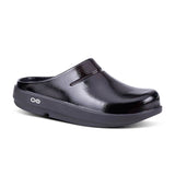 OOFOS LUXE OOcloog Clogs Angle