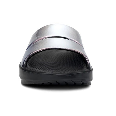 OOFOS LUXE OOcloog Clogs Calypso Front